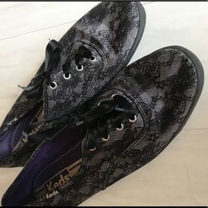 Black lace Keds